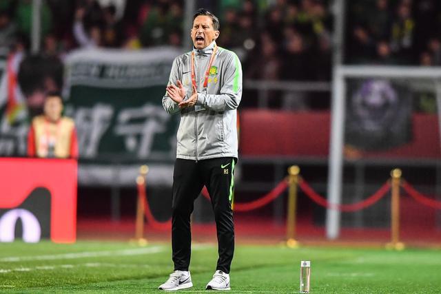 徐杰18+7+6广东逆转广州 邹阳21分福建胜四川